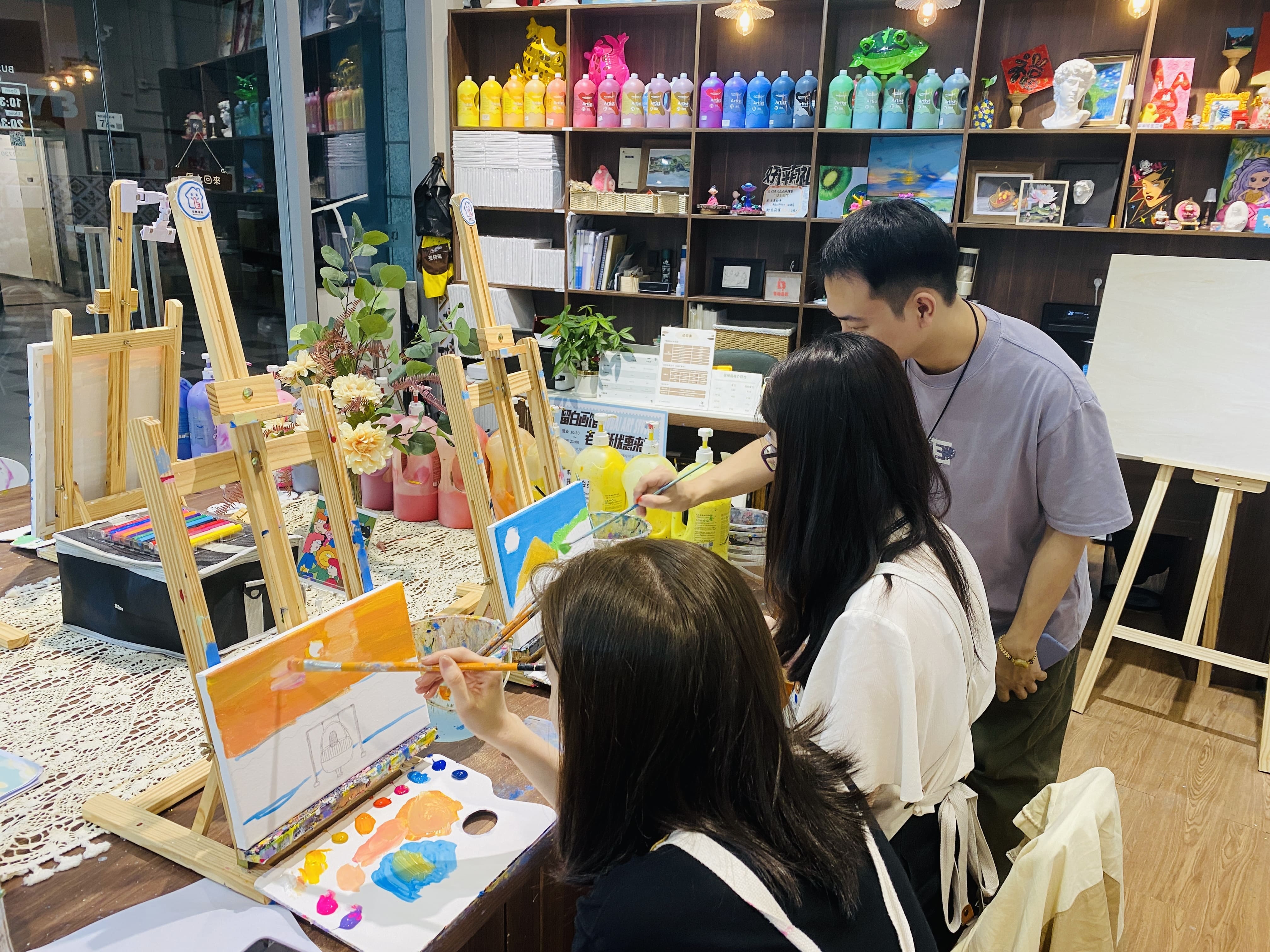 催眠繪畫工作坊現場1